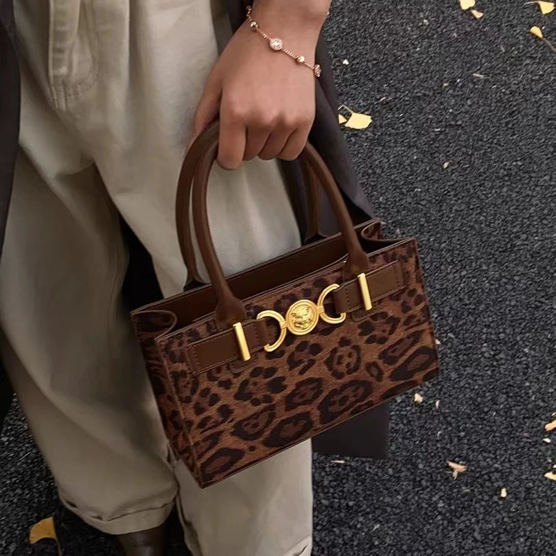 露思同款小众设计ins女式2025新款超火斜挎包韩版爆款手提凯莉包