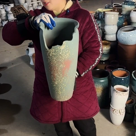 口20高45瑕疵盆子。