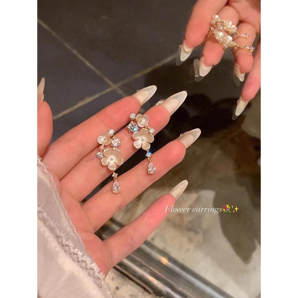 铜合金合成锆石耳饰 铜合金51A 高端大气时尚简约百搭耳饰