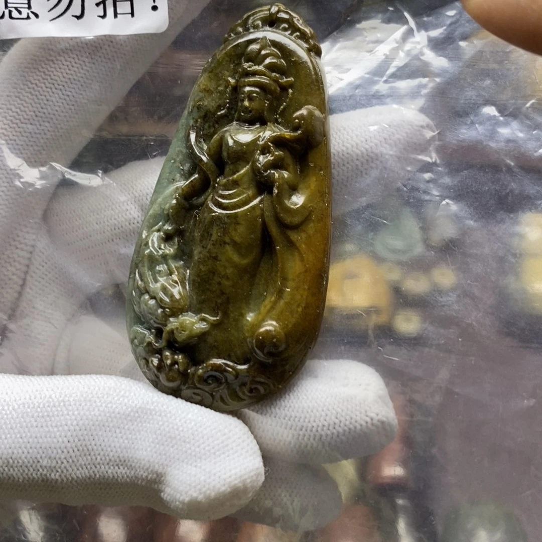 未镶嵌岫岩河磨玉（透闪石质玉）把件