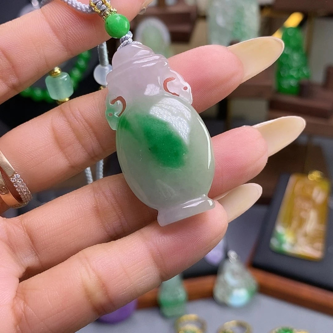 吊坠(赠链)未镶嵌翡翠