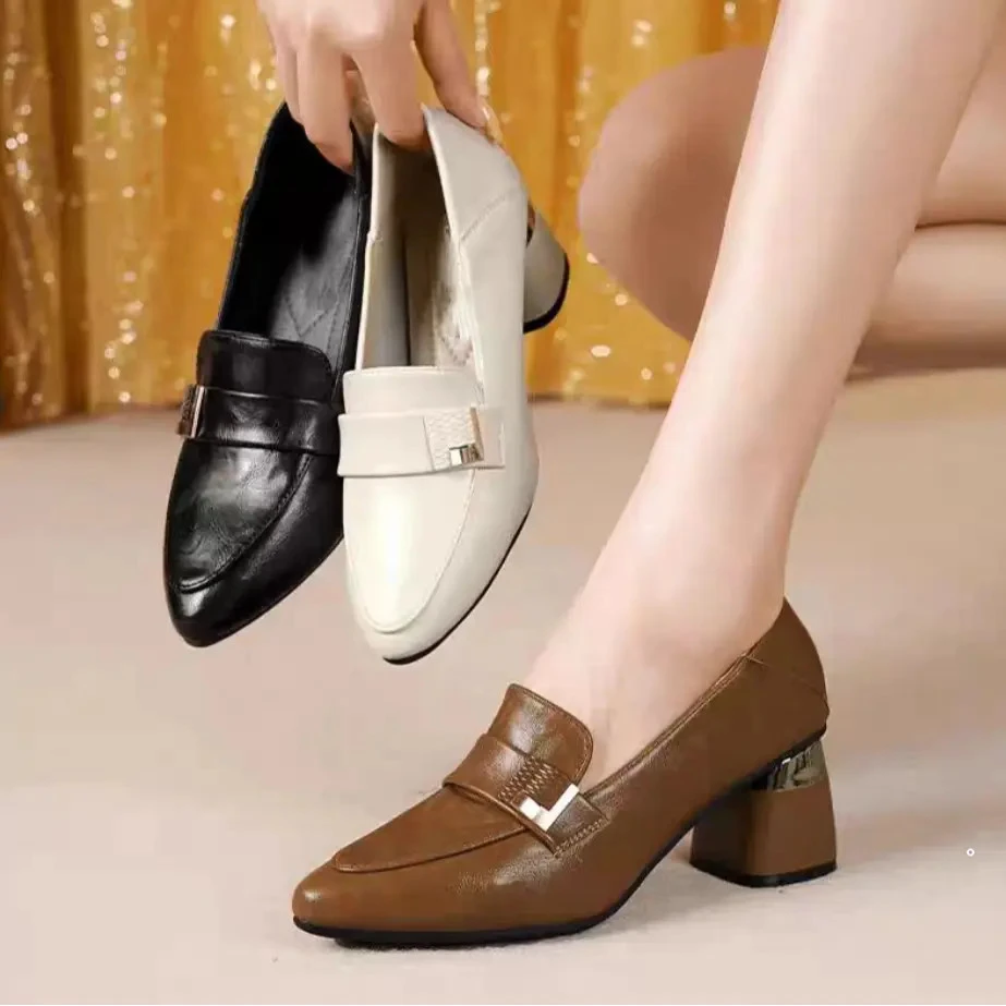 妈妈鞋单鞋原宿风时尚英伦风低跟纯色女鞋软底粗跟中跟单鞋尖头