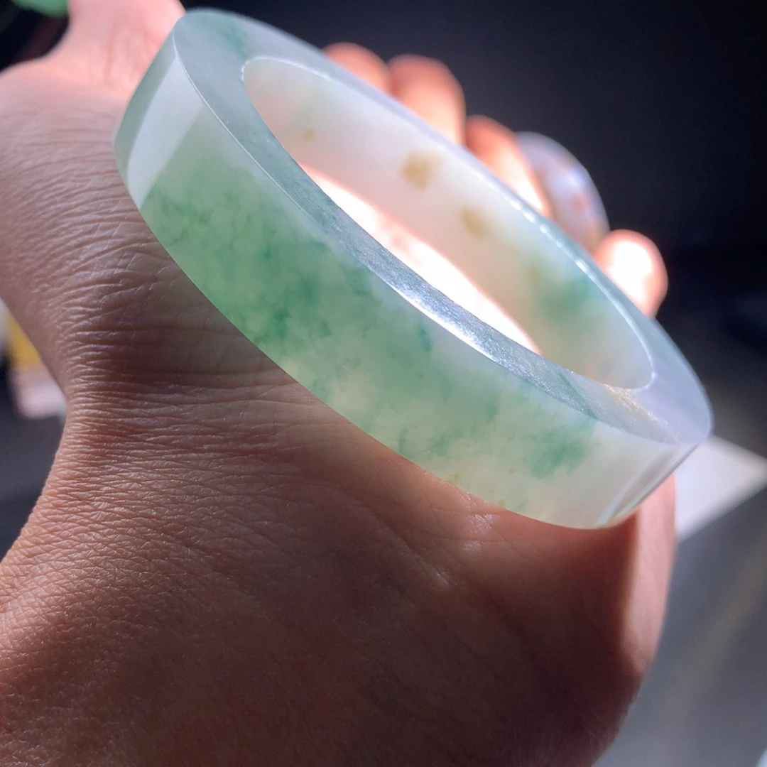 定制翡翠未镶嵌手镯