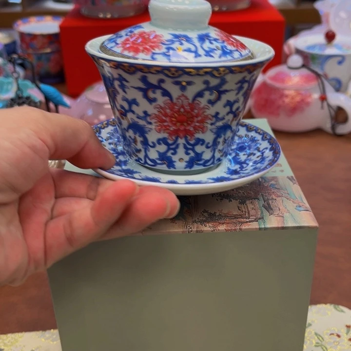 花花绿绿地在火山直播分享