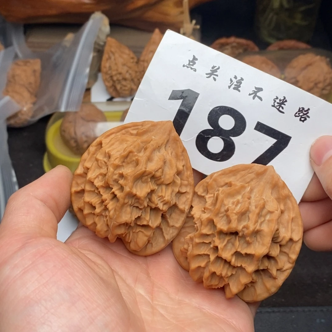 文玩核桃吊坠50帝王