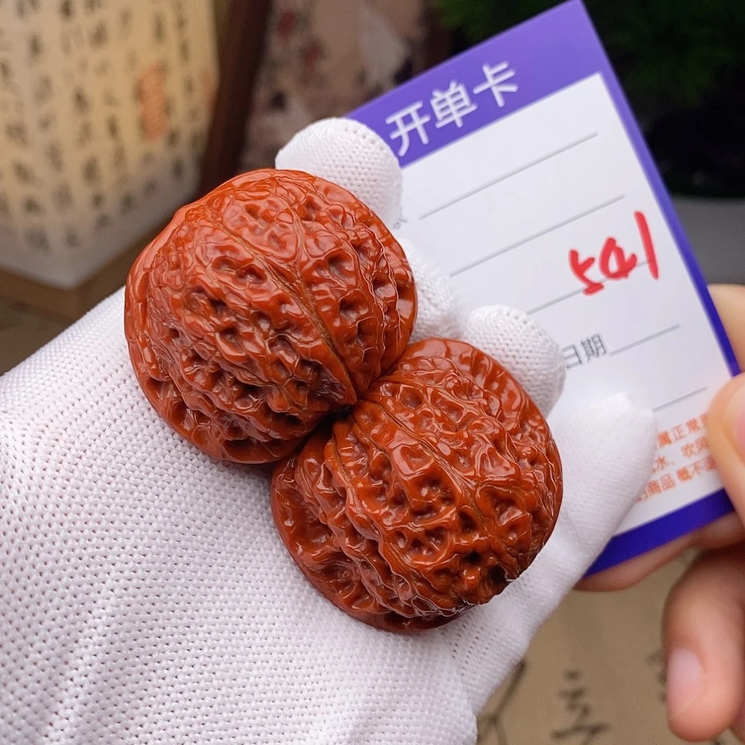 文玩核桃把件40血麒麟541