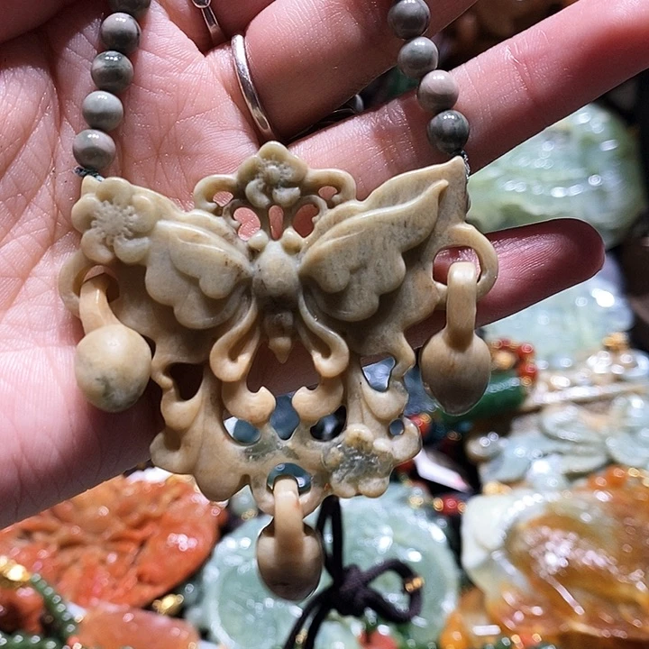 岫玉未镶嵌毛衣链