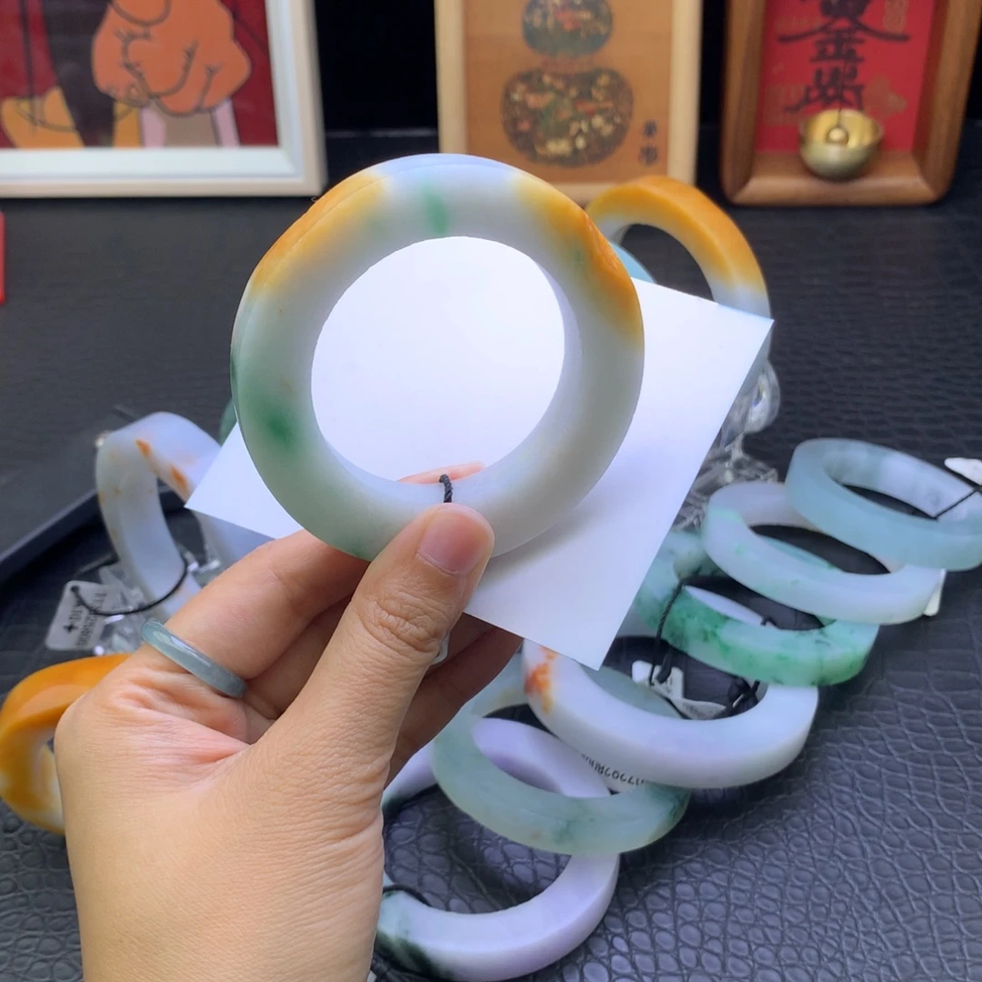 定制翡翠未镶嵌翡翠手镯