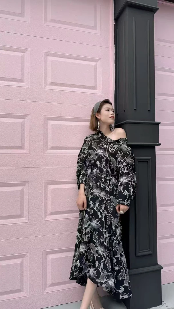 高腰抽象长裙不规则设计烧花可V可斜肩多穿法连衣裙