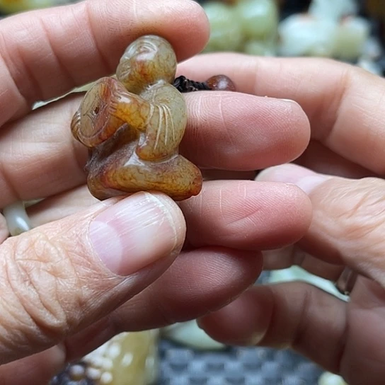 和田玉（糖玉）未镶嵌颈饰