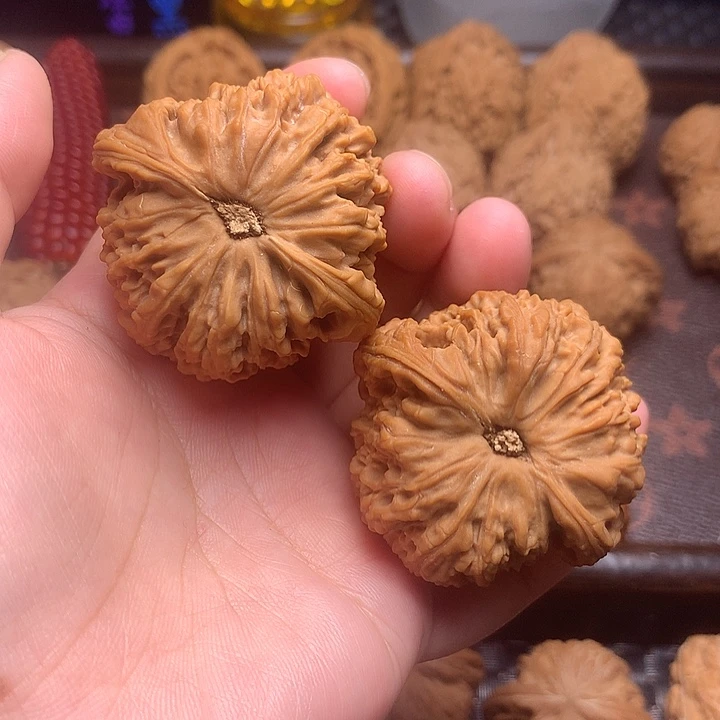迷***林吊坠文玩核桃南疆石44尺