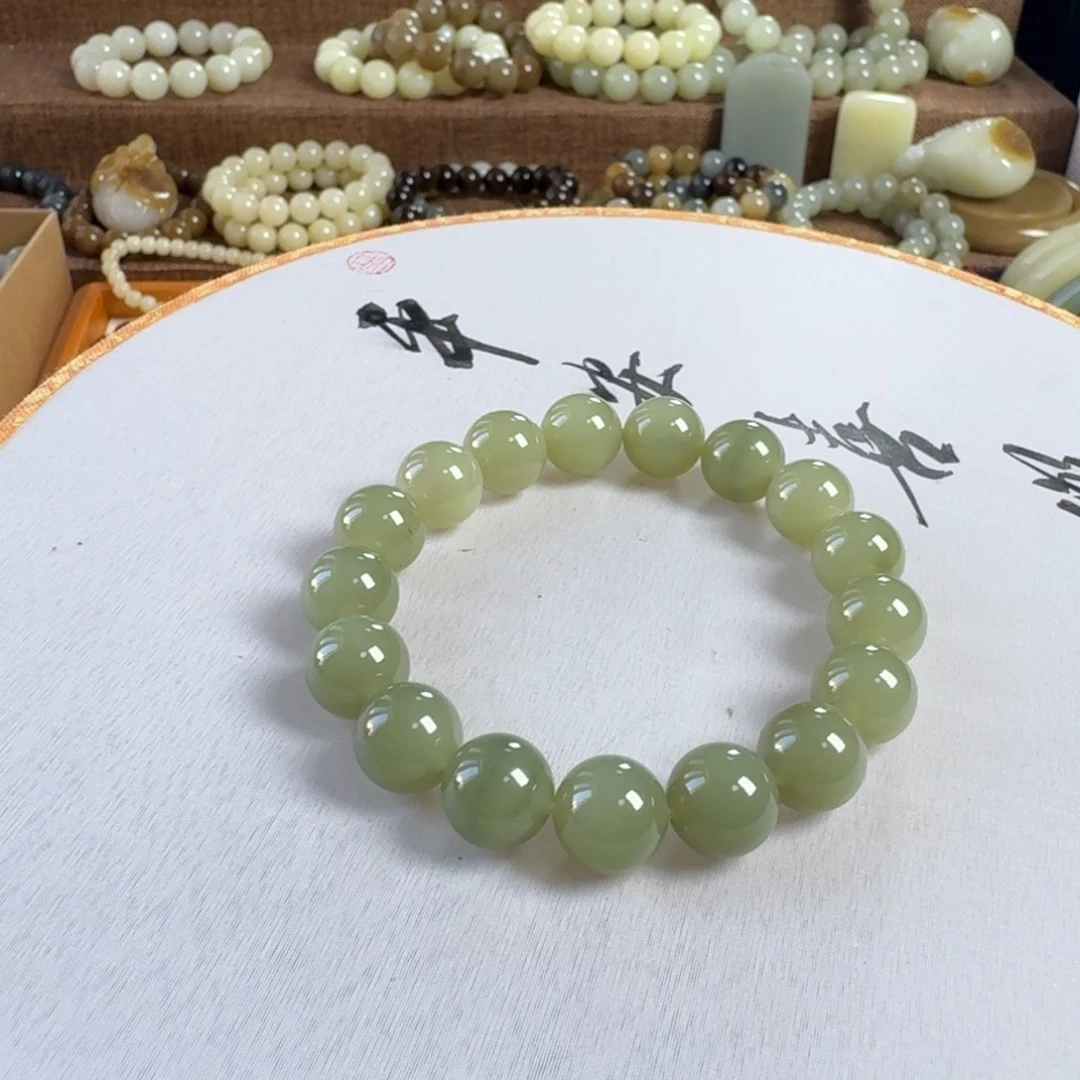 未镶嵌戒指和田玉