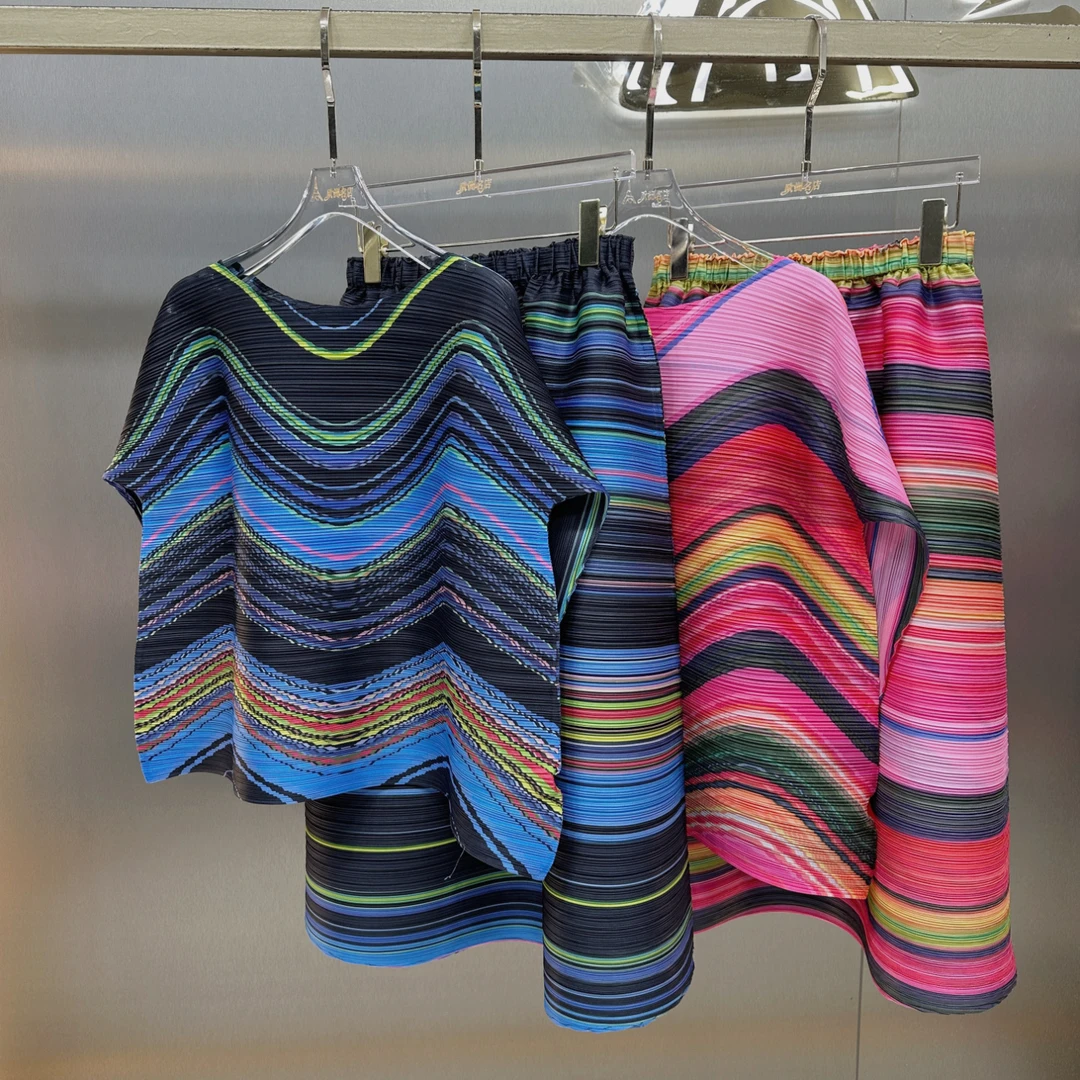 三宅褶皱秋季新款上衣长袖水波浪横纹上衣宽松舒适百搭休闲