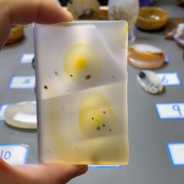 玛瑙/玉髓未镶嵌珠宝半成品144
