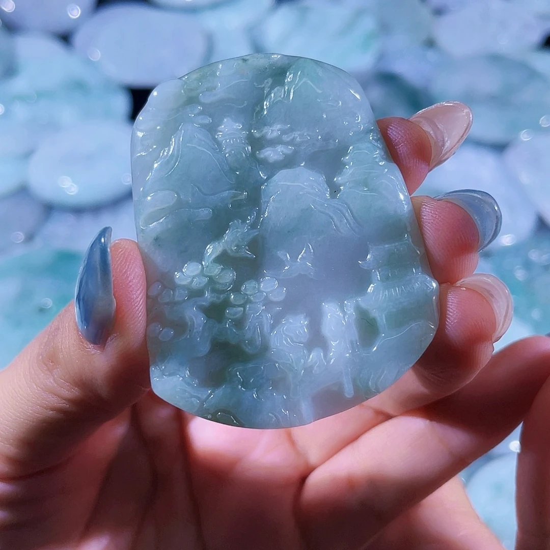 翡翠未镶嵌颈饰山水