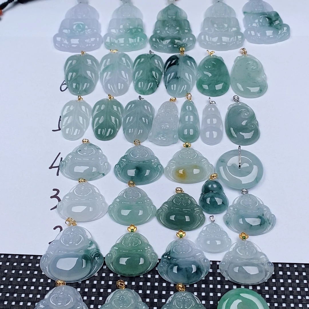 翡翠18K金镶嵌颈饰挂件