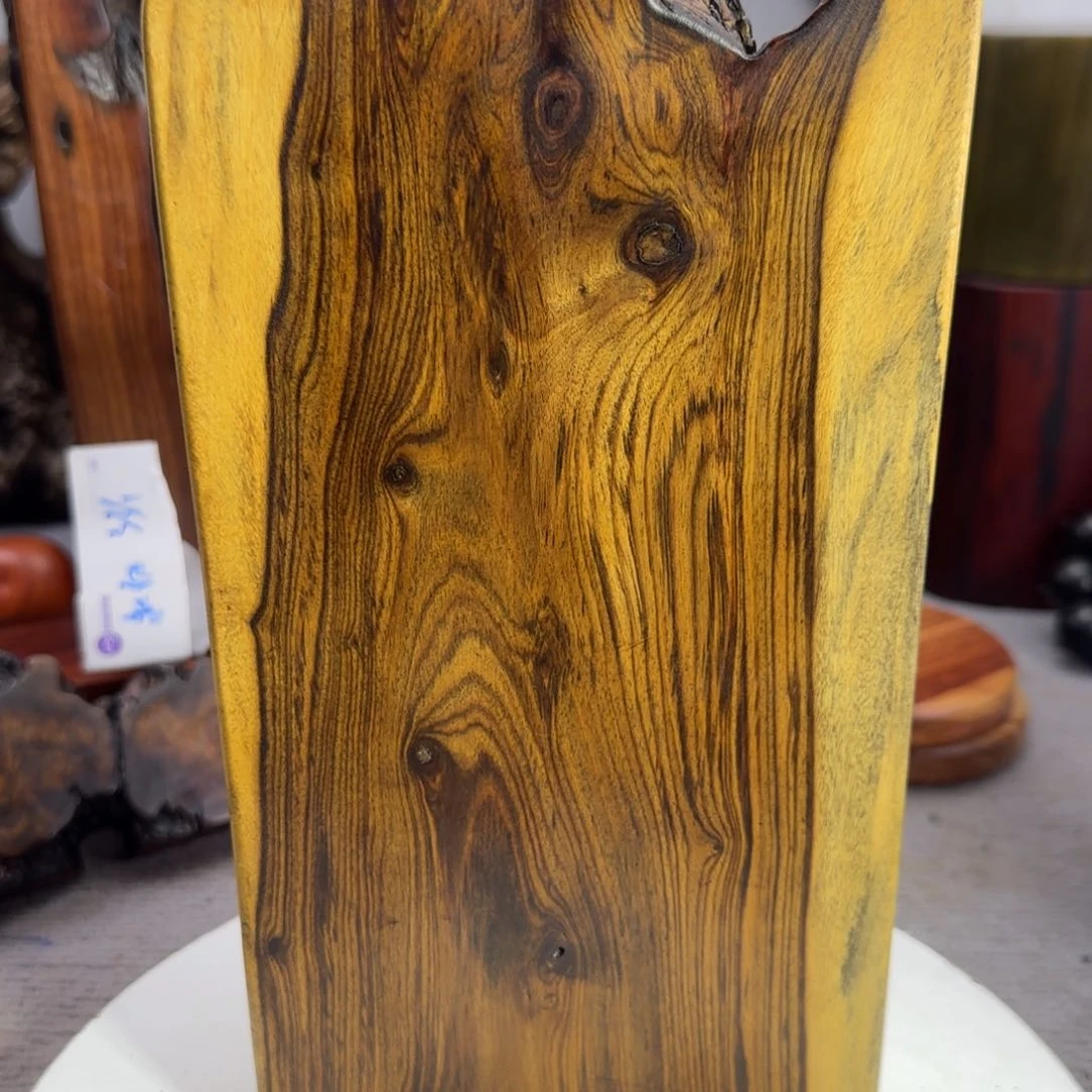 大果紫檀（缅甸花梨）沿***开