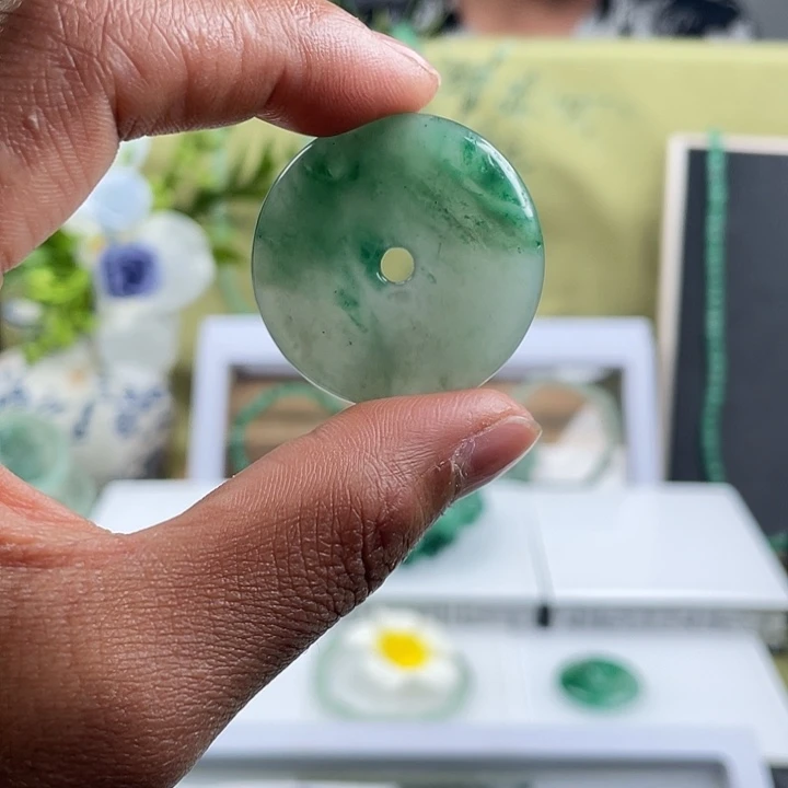 石英质玉（非洲翠）合金手链非洲翠平安扣