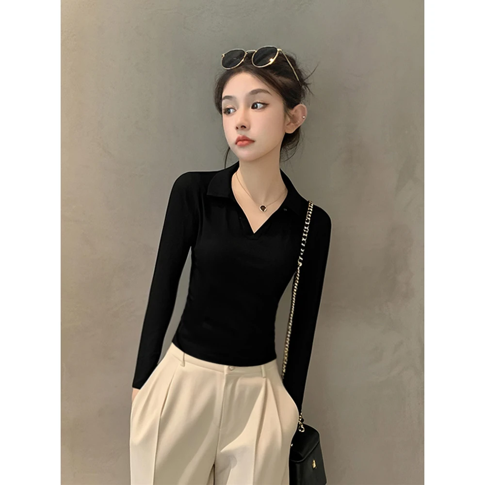 2025新款早秋黑色polo领长袖打底衫女内搭短款下摆紧身显瘦上衣潮