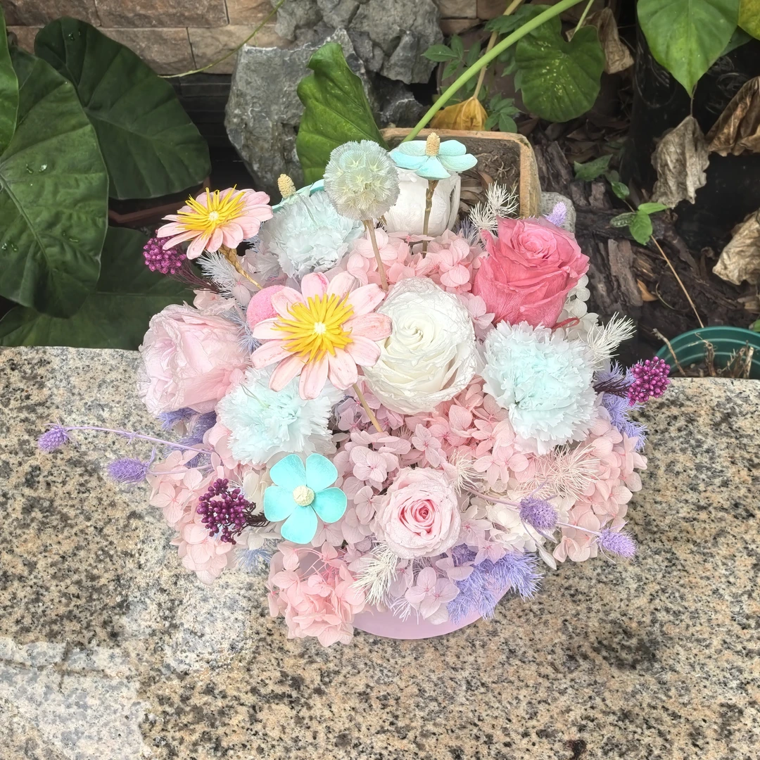 永生花玫瑰康乃馨抱抱桶粉色系