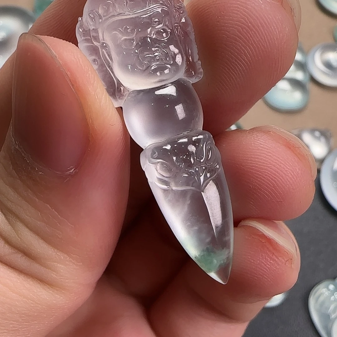 翡翠未镶嵌颈饰