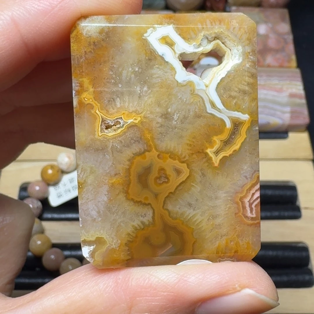 石英质玉奇特共生未镶嵌梦*