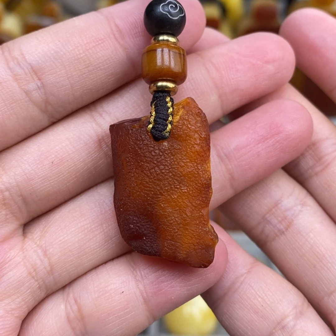 蜜蜡未镶嵌珠宝奇石