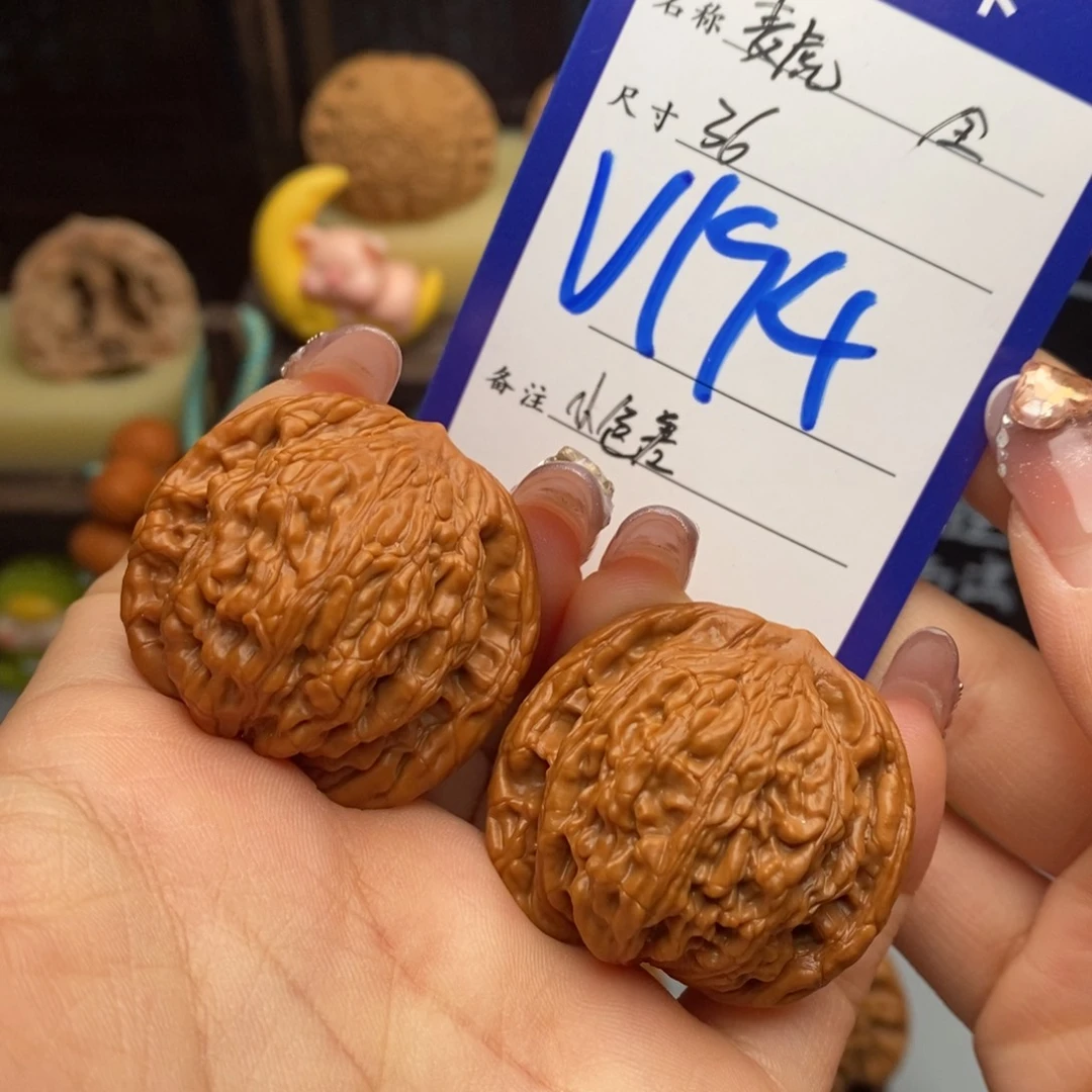 文玩核桃吊坠麦虎