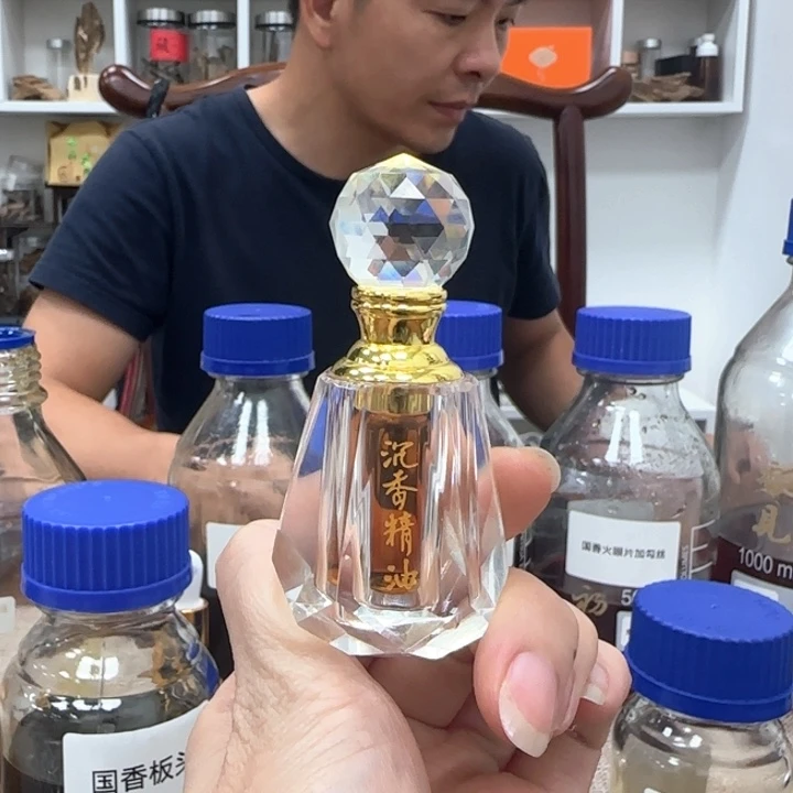 沉香沉香精油乌身圆叶古法2g