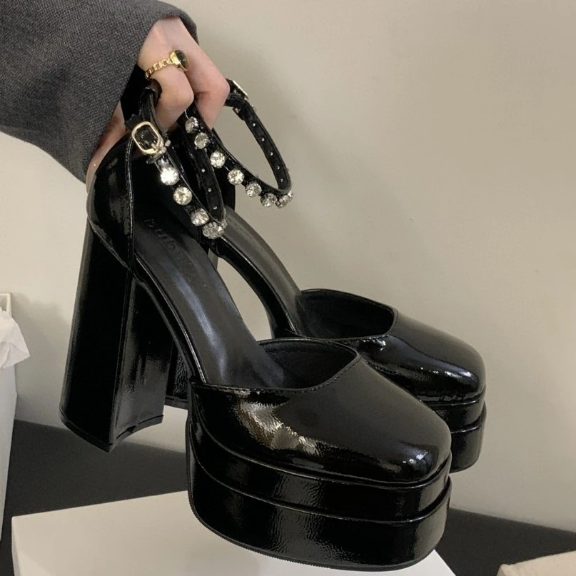 گۇاڭجۇنىڭ جىڭبەنg91-1 广州正版网红凉鞋复古方头漆皮跟黑色