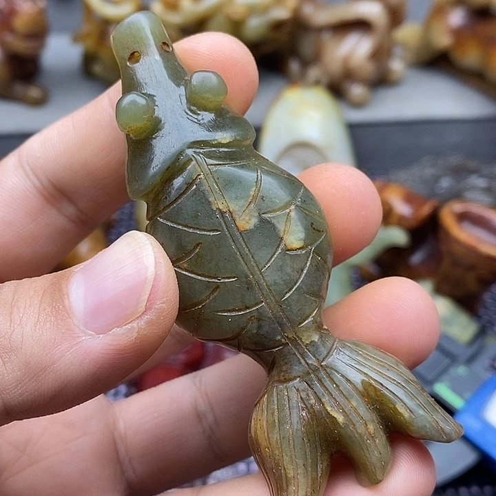 未镶嵌蛇纹石玉颈饰