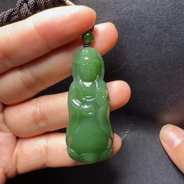 颈饰未镶嵌和田玉（碧玉）