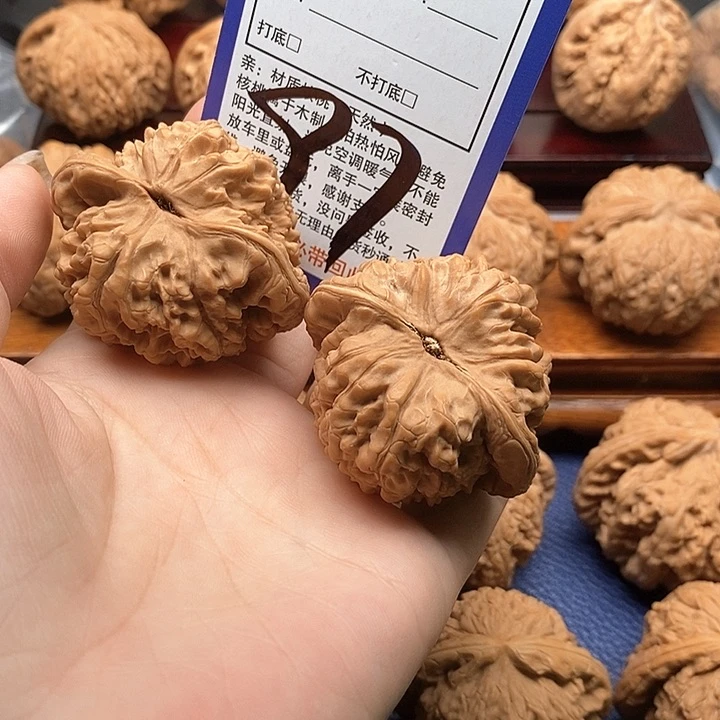 桃核吊坠万****财官帽狮子头46