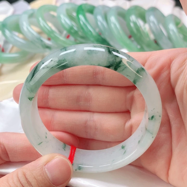 翡翠手镯未镶嵌缅甸A货翡翠手镯