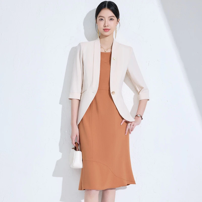 高端杏色小西装外套春秋2025新款修身小个子秋装女款爆款2025新款