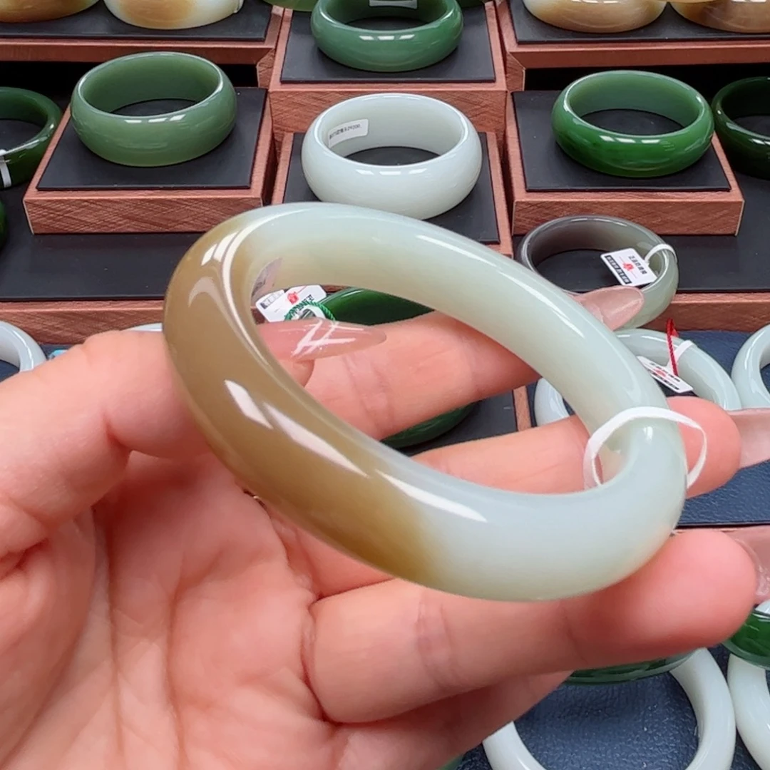 未镶嵌手镯和田玉5556圈口