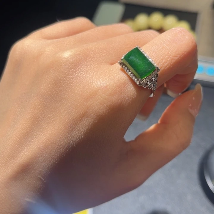 翡翠戒指未镶嵌天**阔