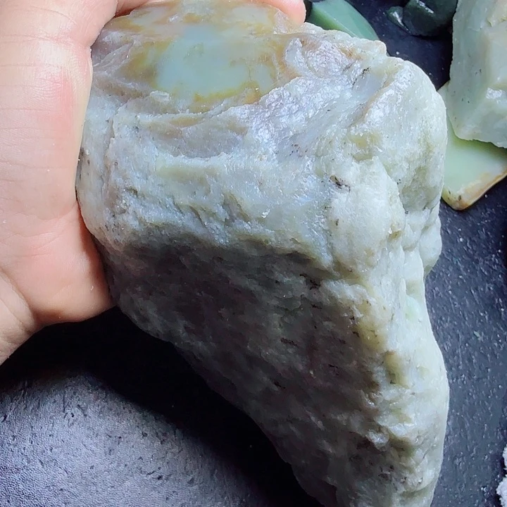 和田玉（糖玉）未镶嵌珠宝奇石