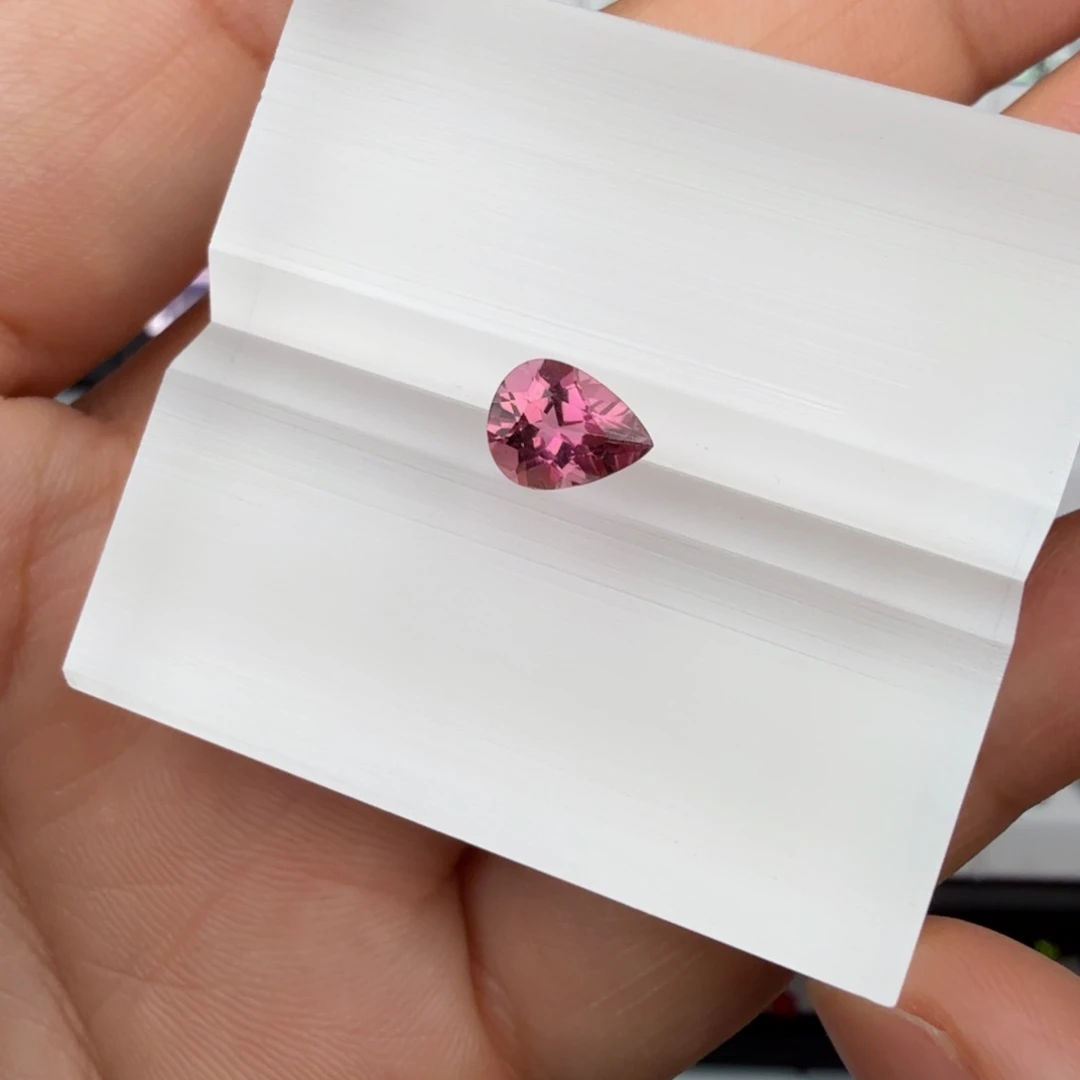 碧玺未镶嵌珠宝半成品天然1.03克拉