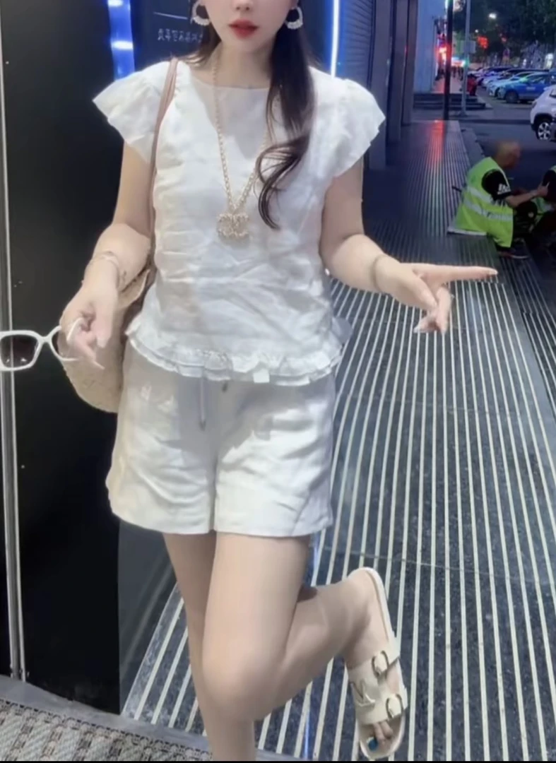 夏季新款薄款亚麻套装褶皱宽松显瘦时尚洋气飞飞袖小衫短裤两件套