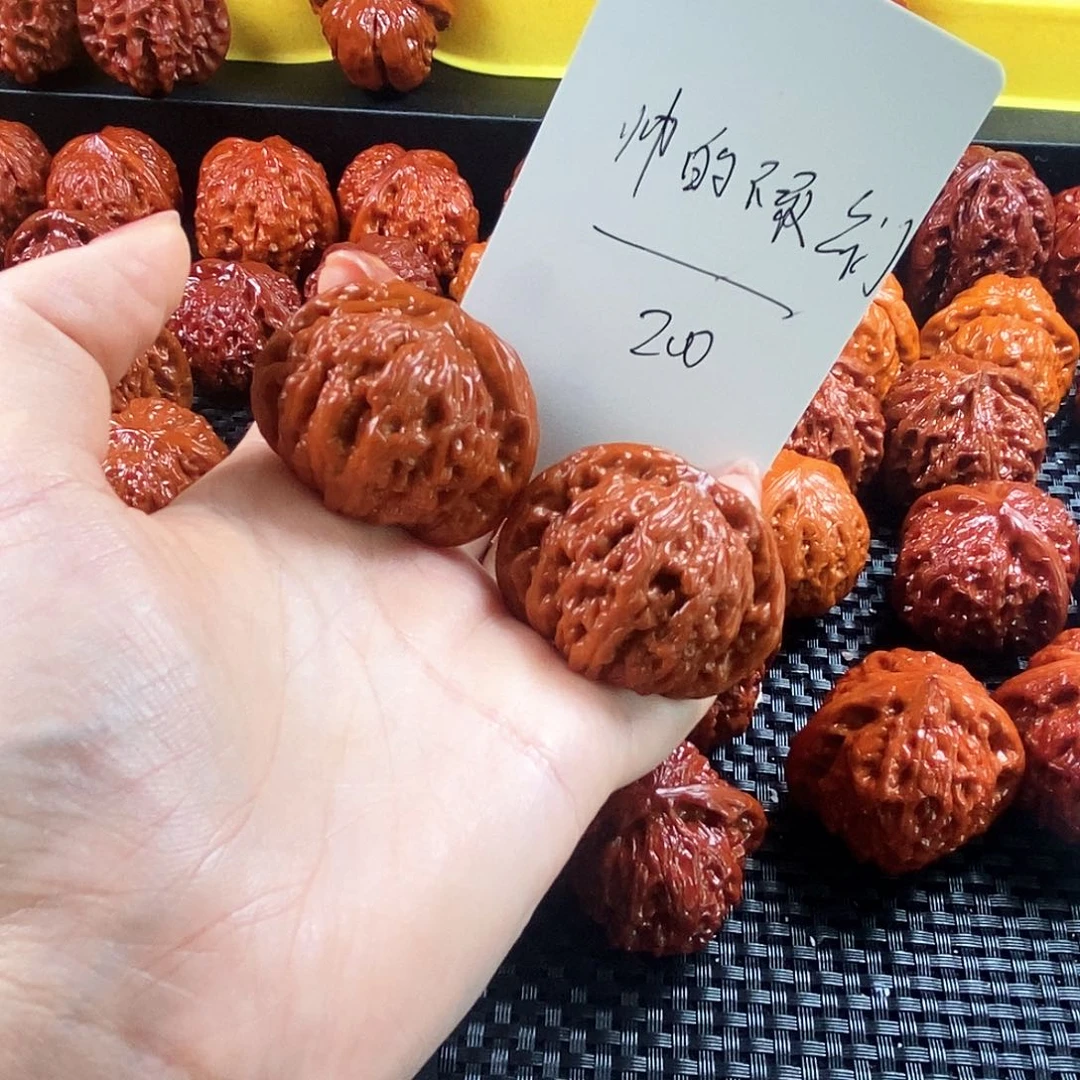 文玩核桃吊坠帅楼子