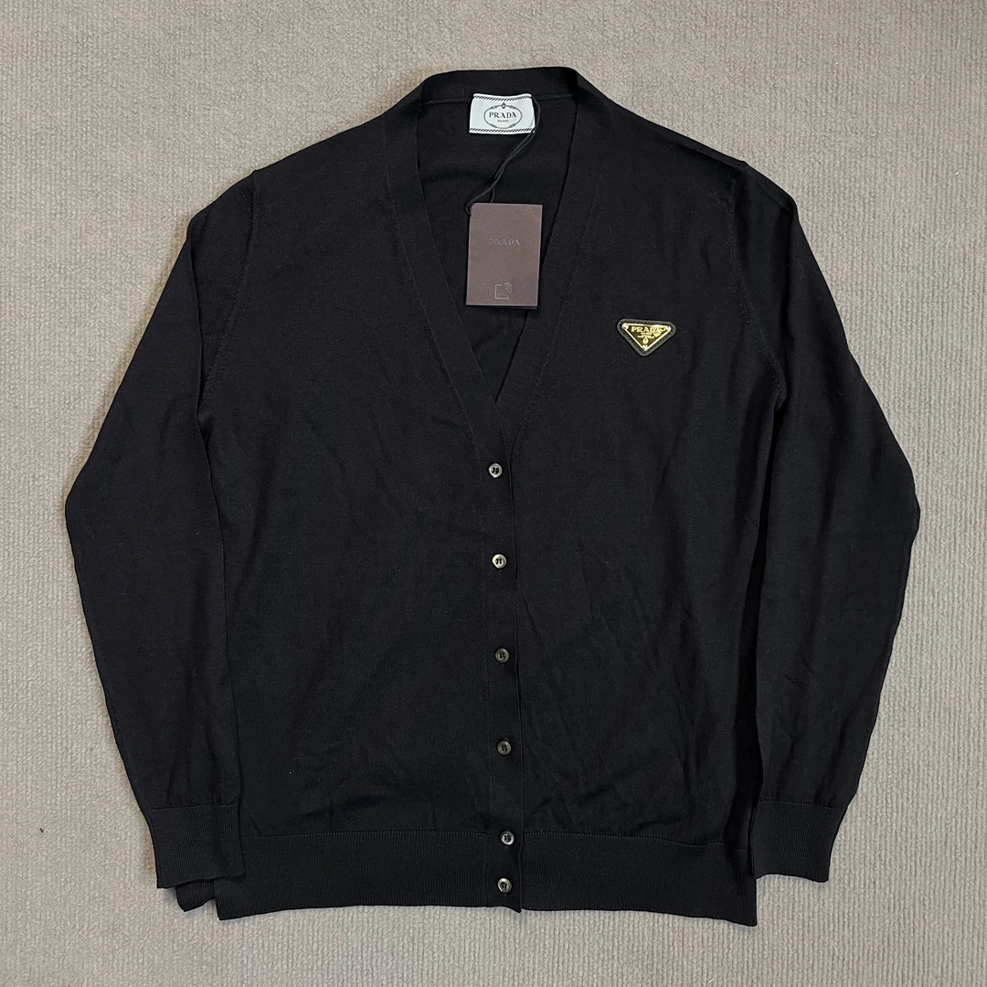 未使用 Prada/普拉达 /藏青色针织开衫/40码