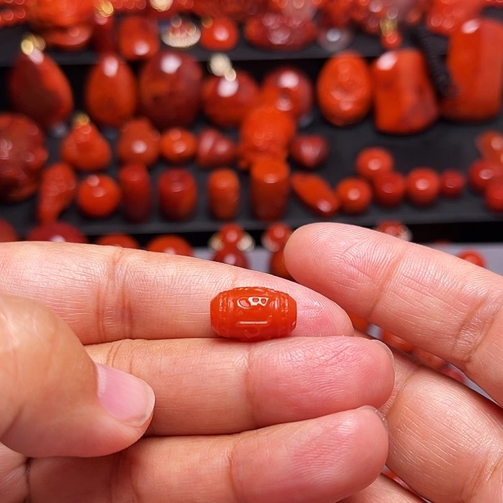 南红玛瑙未镶嵌配饰六字真言桶珠9.2mm