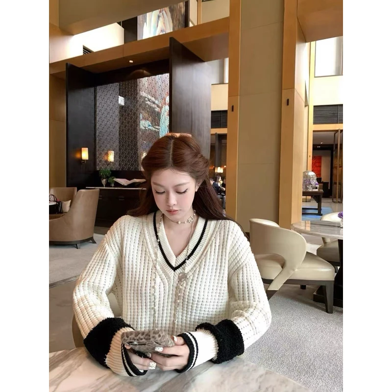 【LL】【CC】香家新款V领针织套头衫