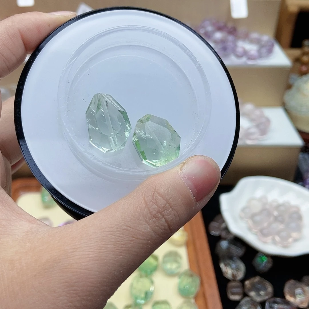 水晶手串未镶嵌?****1绿随形2