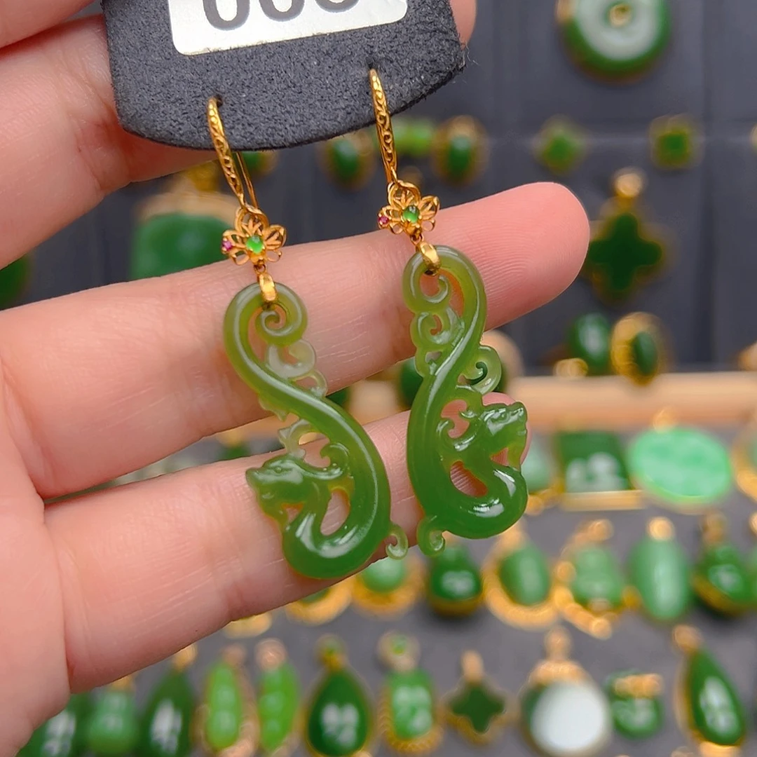 和田玉18K金镶嵌耳饰