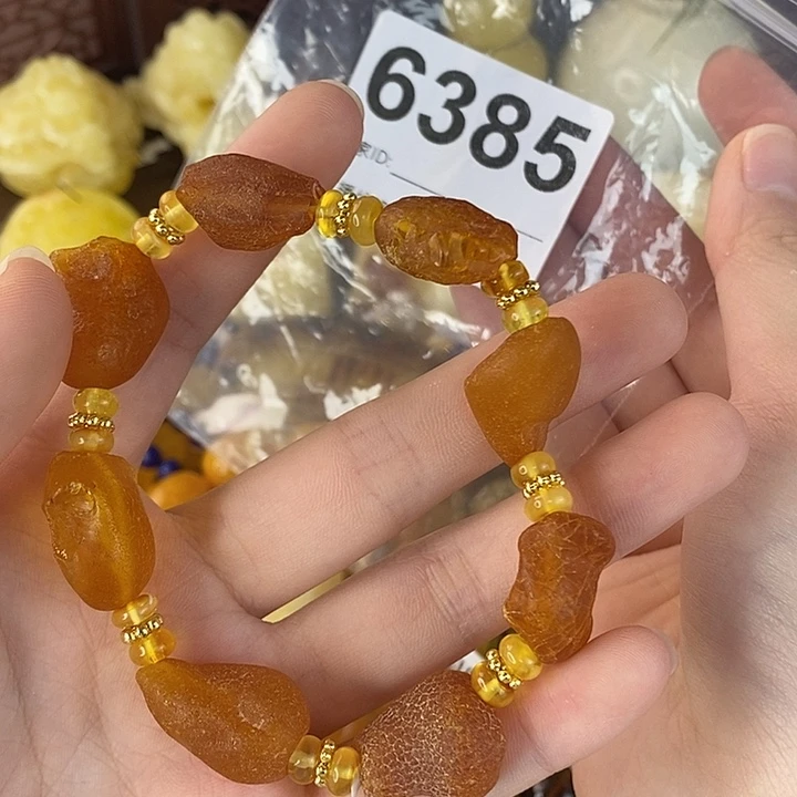 蜜蜡未镶嵌珠宝奇石