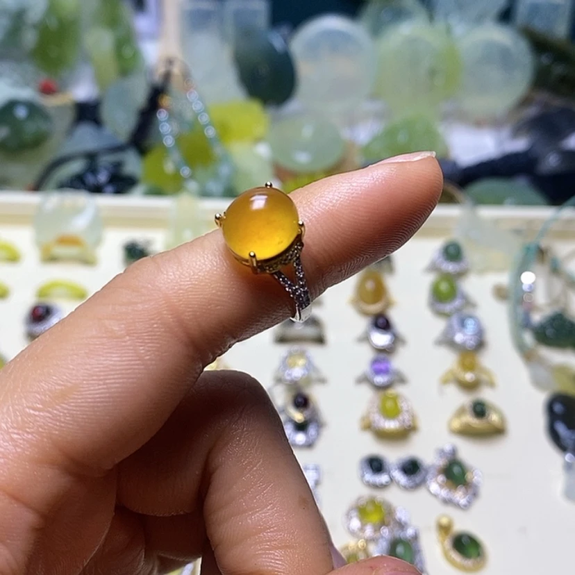 【闪购商品】蛇纹石玉颈饰未镶嵌温***光