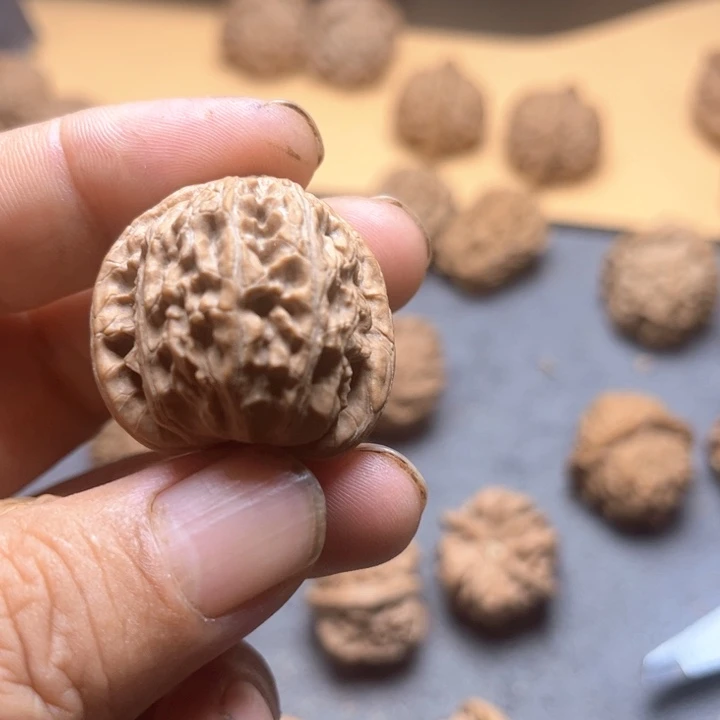 文玩核桃手串冰**9小白