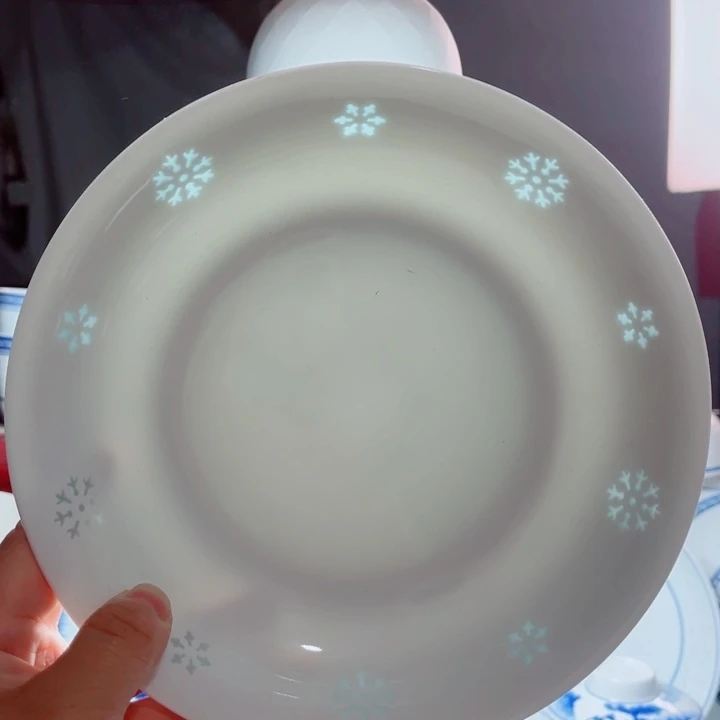 青花玲珑8寸窝盘雪花雕刻